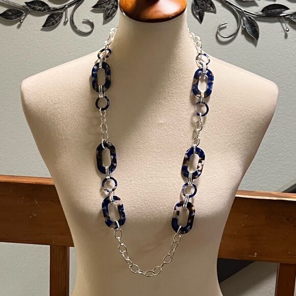 NWT Dillardās Blue and SilverāChain Necklace #JW7 - Picture 9 of 9